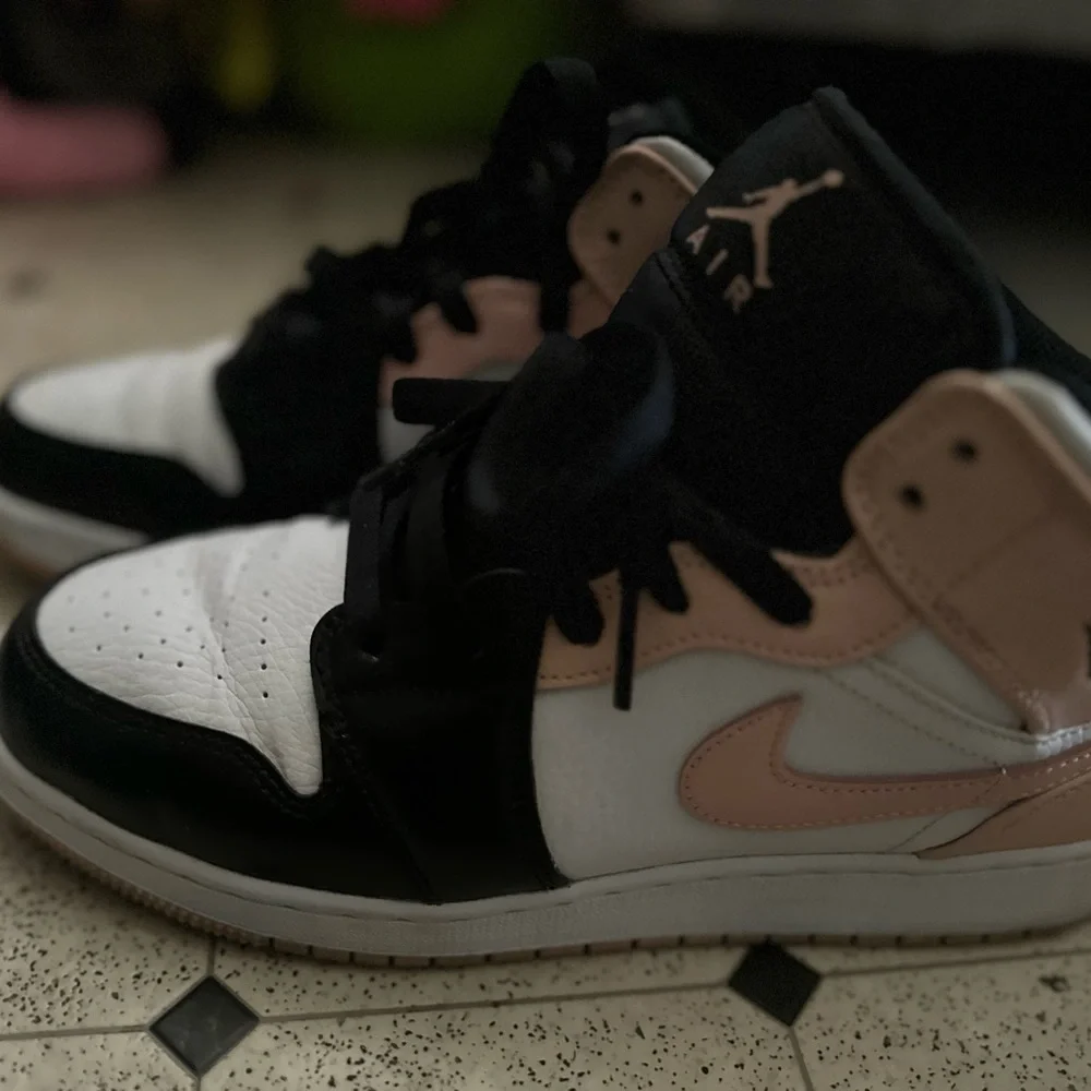 Jordan - Picture 3 of 4